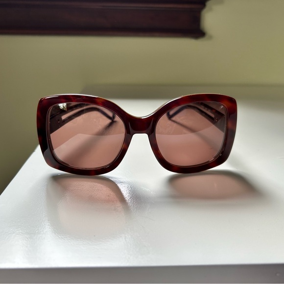 Women’s Chloe sunglasses